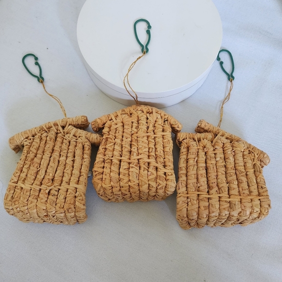 Set of Christmas Nativity Scene Ornament Set Wicker Creche with Resin Figures - Picture 7 of 8